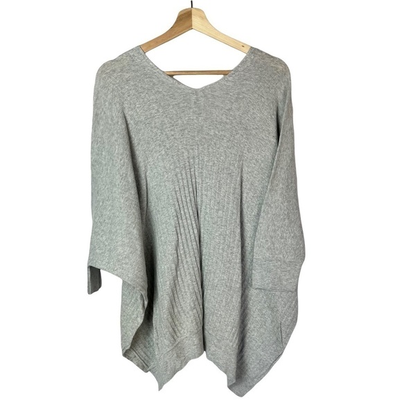 Cabi Gray Ribbed Watson Dolman Sleeve Pullover Top S #5451 - Picture 3 of 5